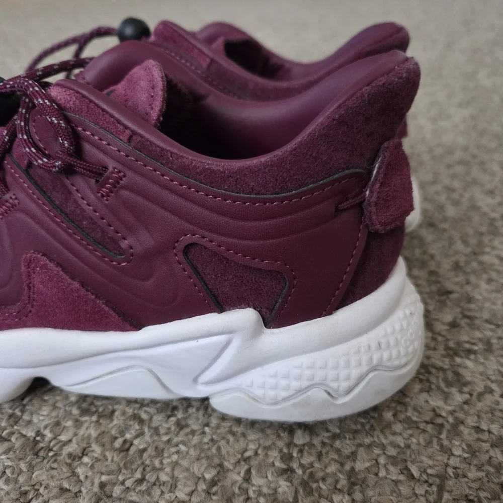 Adidas Ozweego Plus W‎ Victory Crimson Running Shoes Maroon Size 7.5 Womens